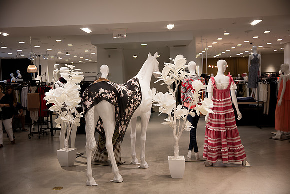20160417_Mannequins_and_Windows_075A0059