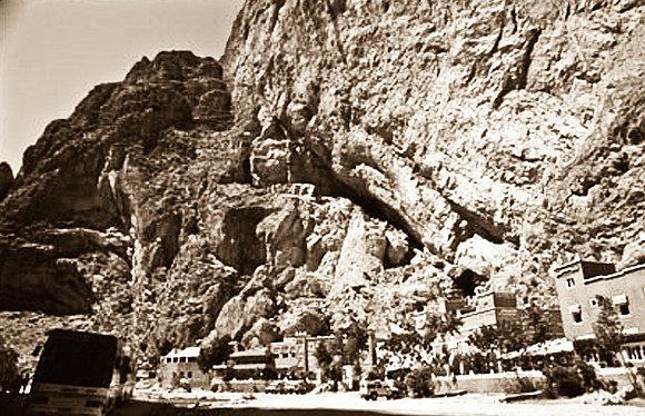 3223_SL_COLOR_TINERHIR_TO_GORGES_TODRA_MAROCCO_II_1998