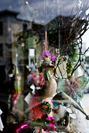 06573_ZV4N_0299_DG_COLOR_KENNEBUNKPORT_MAINE_ME_USA_2007_details_details_decorations