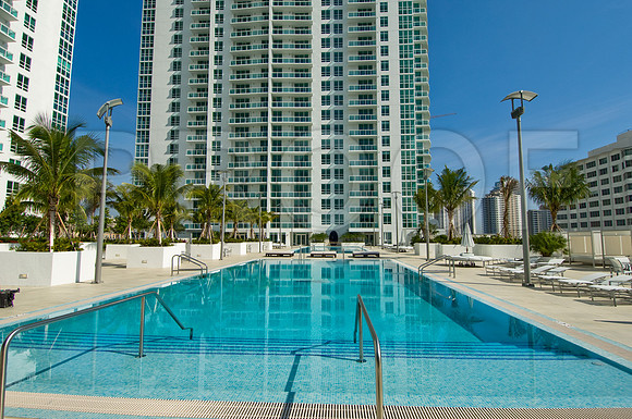 36161_DG_Color_USA_Miami_FL_Related_Group_Plaza20080314_ZV4N_-2307