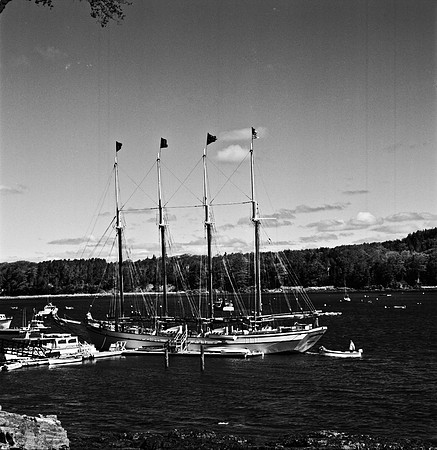 2253_FM_BW_CA_02.jpg