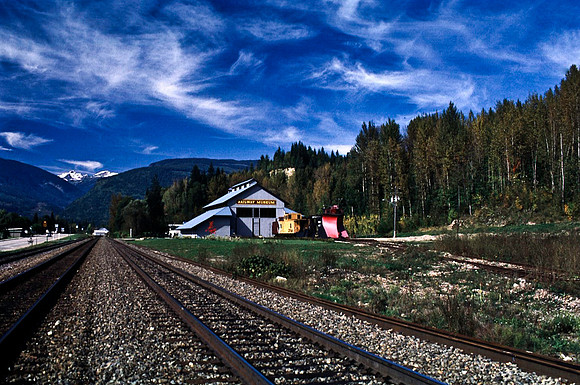 06815_B19_SL_COLOR_KAMLOOPS_TO_REVELSTOKE_WS_97_14.jpg