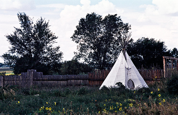 37866_B15_SL_COLOR_TAOS_NM_97_12.jpg