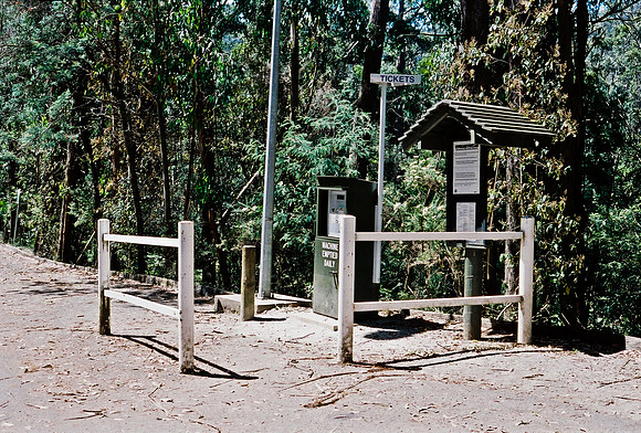 3906_FM_BOX_I_COLOR_35MM_NSM_AUSTRALIA_2008_13