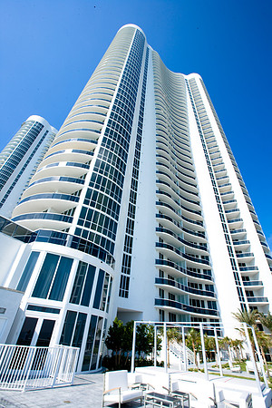 36282_DG_Color_USA_Sunny_Isles_FL_Trump_BuildingZV4N0100