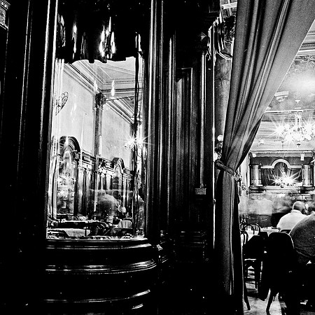 2664_FM_BW_SQ_CAFE_REAL_TANGO_BUENOS_AIRES_ARGENTINA_2004_2
