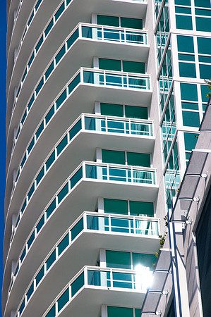 36306_DG_Color_USA_Downtown_Miami_FL_PlazaPlaza_Ditown_Miami_20080314_ZV4N_-2280