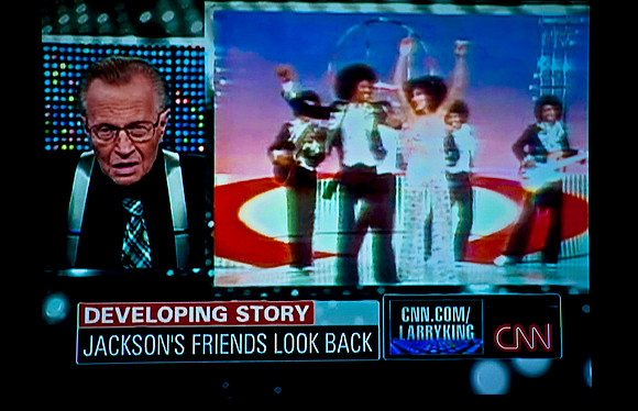 3049_Miami_2008_DG_Micheal_Jackson_Is_Dead_TV_-1507