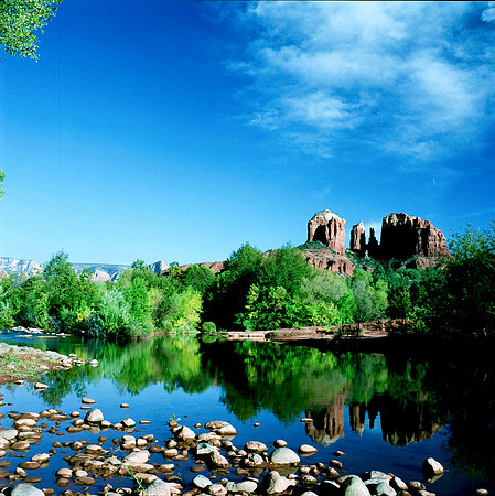 6137_COLOR_SQ_RED_ROCK_CROSSING_SEDONA_AZ_USA_05_3.jpg