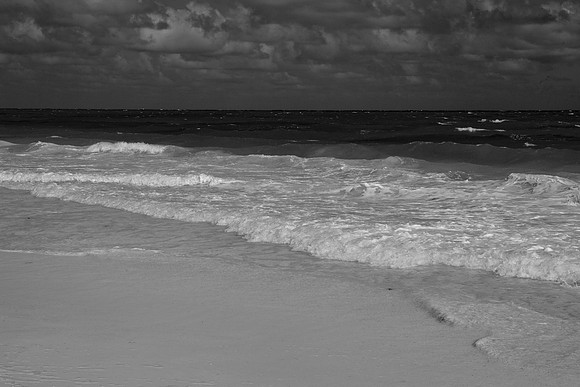 36168_DG_BW_USA_Harbour_Island_Bahamas_Related_GroupZV4N2089