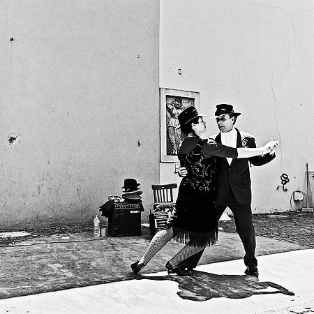 2632_FM_BW_SQ_LA_BOCA_TANGO_BUENOS_AIRES_ARGENTINA_2004_9