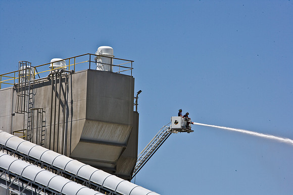 84697_Concrete_Plant_In_Fire_ZV4N6539