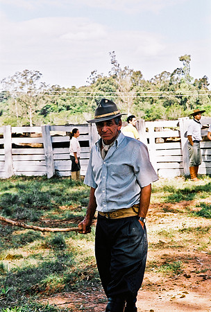 2624_FM_COLOR_35MM_PORTO_ALEGRE_BRAZIL_2004_27