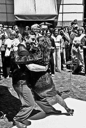 2627_FM_BW_35MM_BUENOS_AIRES_ARGENTINA_2004_22