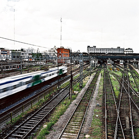 2656_FM_COLOR_SQ_TRAIN_STATION_BUENOS_AIRES_ARGENTINA_2004_10