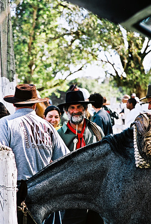 2624_FM_COLOR_35MM_PORTO_ALEGRE_BRAZIL_2004_10