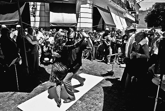 2627_FM_BW_35MM_BUENOS_AIRES_ARGENTINA_2004_32