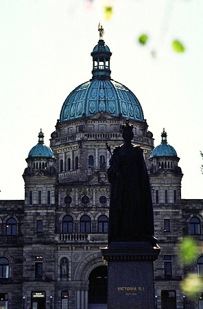 06806_B19_SL_COLOR_VICTORIA_WS_97_08.jpg