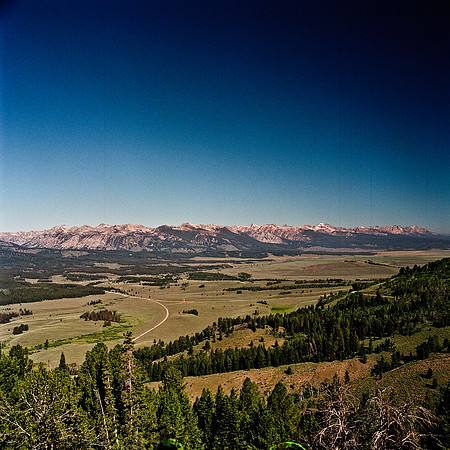 2406_FM_COLOR_ID_02.jpg