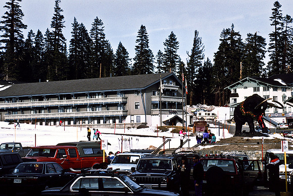 47943_B17_SL_COLOR_MAMOTA_YOSEMITE_CA_97_16.jpg