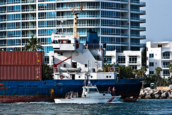 42595_Port_Cargo_Ship_Miami_Beach_FL_ZV4N6885