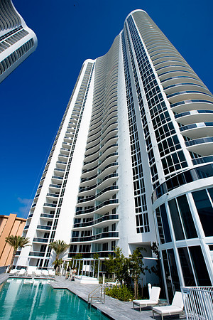 36282_DG_Color_USA_Sunny_Isles_FL_Trump_BuildingZV4N0057