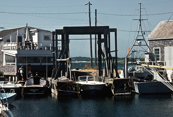 64033_B1_SL_COLOR_NY_78_09.jpg