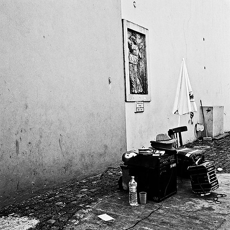 2637_FM_BW_SQ_LA_BOCA_TANGO_BUENOS_AIRES_ARGENTINA_2004_1