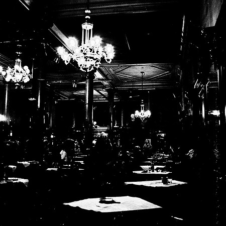 2663_FM_BW_SQ_CAFE_REAL_TANGO_BUENOS_AIRES_ARGENTINA_2004_7