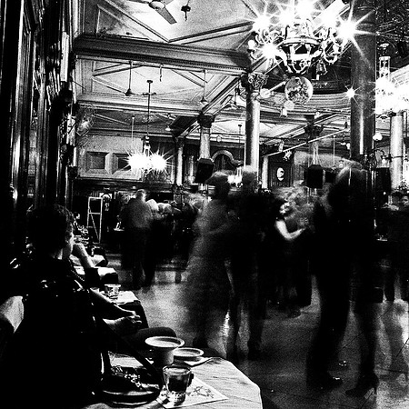 2652_FM_BW_SQ_CAFE_REAL-TANGO_BUENOS_AIRES_ARGENTINA_2004_11