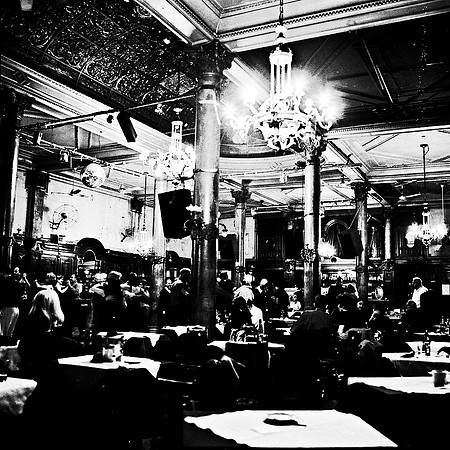2663_FM_BW_SQ_CAFE_REAL_TANGO_BUENOS_AIRES_ARGENTINA_2004_6