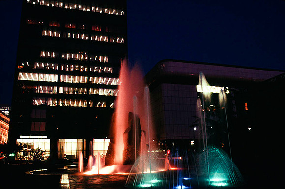 2549_SL_BOX_I_COLOR_OVKA_VICTORIA_CANADA