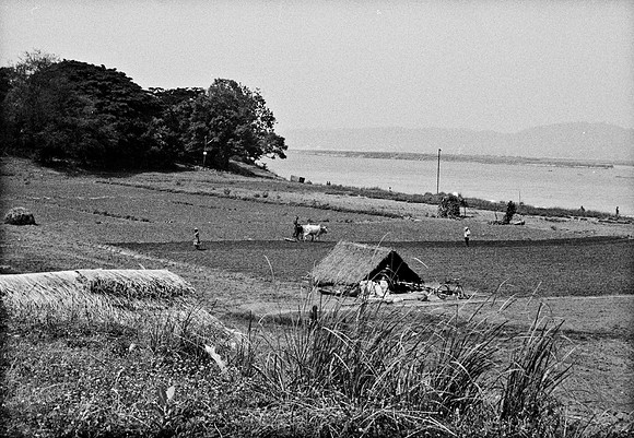 0784_FM_BW_35MM_BURMA_19