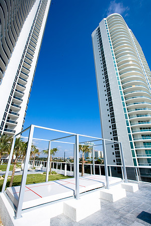 36282_DG_Color_USA_Sunny_Isles_FL_Trump_BuildingZV4N0087