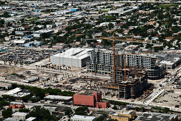 MDT33137_DG_DSC_MIDTOWN_0260