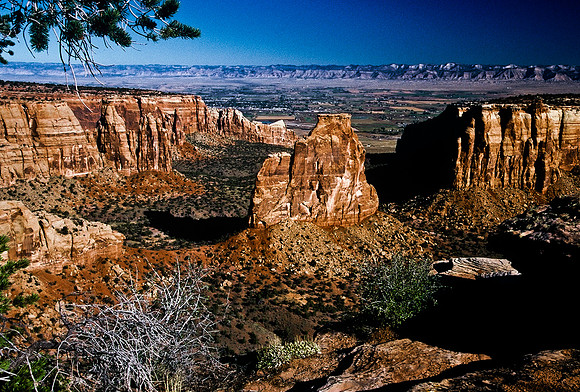 47464_B5_SL_COLOR_NATIONAL_MONUMENT_COLORADO_WY_97_01.jpg