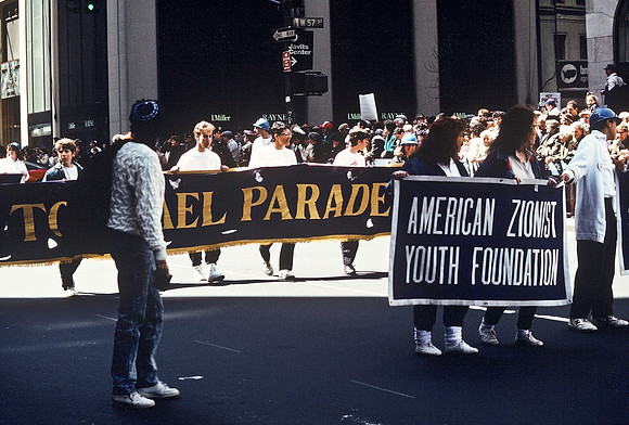 64055_B1_SL_COLOR_ISRALI PARADE_NY_88_06.jpg