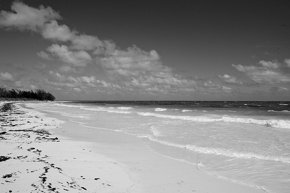 36168_DG_BW_USA_Harbour_Island_Bahamas_Related_GroupZV4N2071