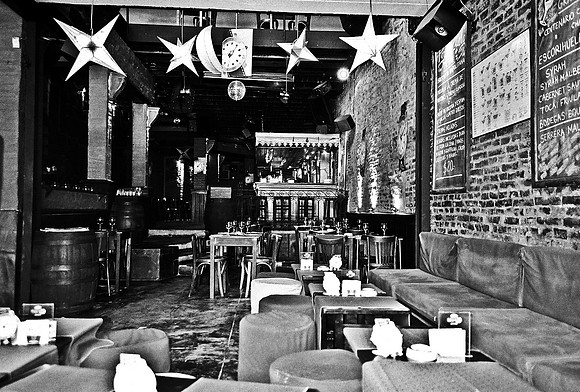 2667_FM_BW_35MM_BUENOS_AIRES_ARGENTINA_2004_20
