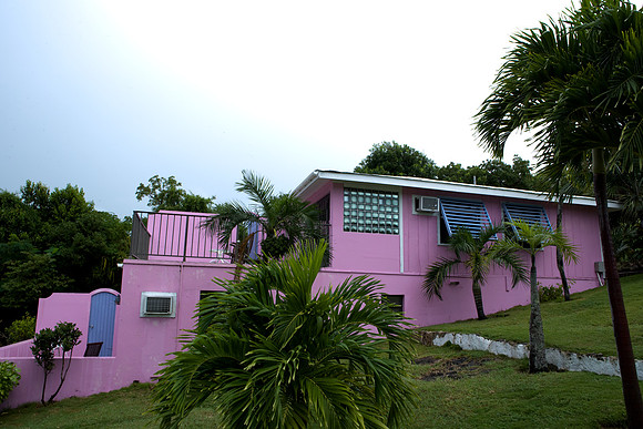 36174_DG_Color_USA_Harbour_Island_Bahamas_Related_GroupZV4N1289