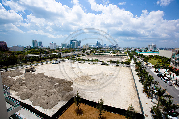 36282_DG_Color_USA_Sunny_Isles_FL_Trump_BuildingZV4N0130