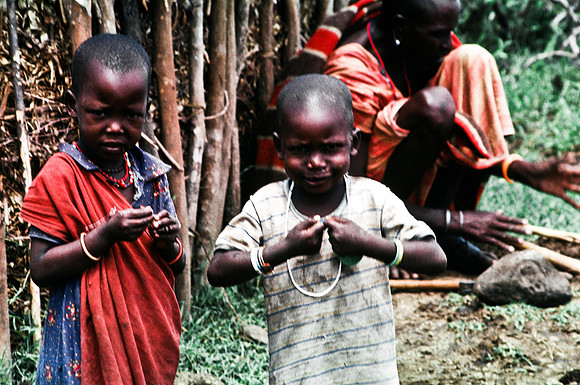 55422_SL_COLOR_TRIBE_CAMP_MASAI_KENYA_AFRICA_1989_15
