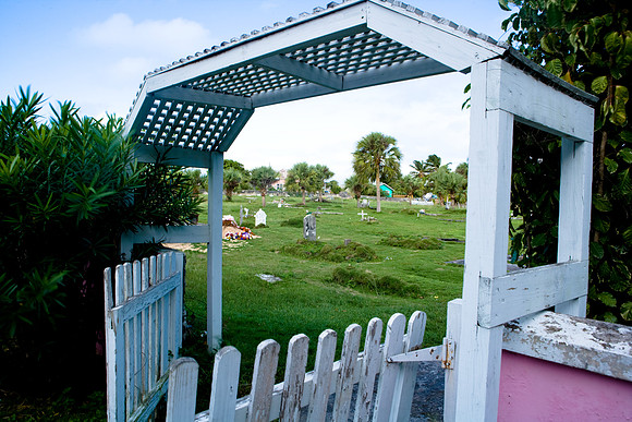 36291_DG_Color_West_Indies_Harbour_Island_BahamasZV4N2200