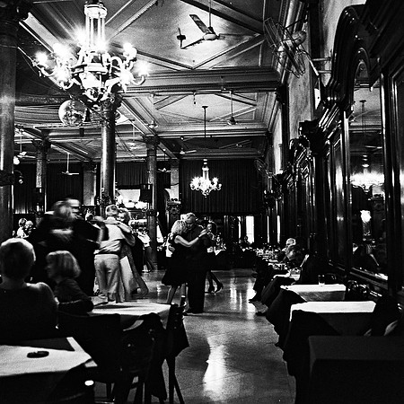 2662_FM_COLOR_SQ_CAFE_REAL_TANGO_BUENOS_AIRES_ARGENTINA_2004_1