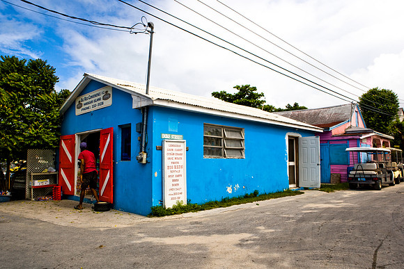 36174_DG_Color_USA_Harbour_Island_Bahamas_Related_GroupZV4N1231