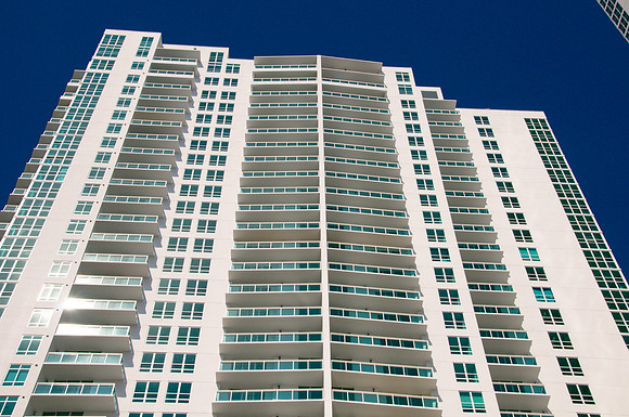 36306_DG_Color_USA_Downtown_Miami_FL_PlazaPlaza_Ditown_Miami_20080314_ZV4N_-2310