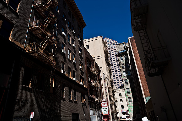 06608_DG_COLOR_SAN_FRANCISCO_CALIFORNIA_CA_USA_2007_ZV4N_3973