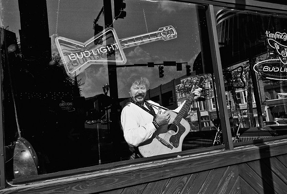 7531_FM_BW_KENTUCKY_01_17.jpg