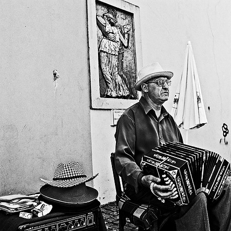 2637_FM_BW_SQ_LA_BOCA_TANGO_BUENOS_AIRES_ARGENTINA_2004_7