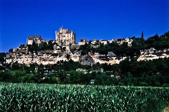 37212_SL_COLOR_BEYNAC_TO_LES_MILLANDES_FRANCE_1998_5